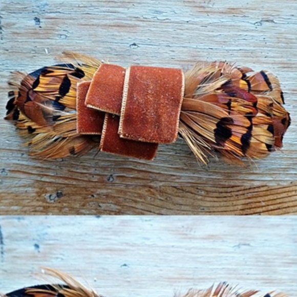 Emin + Paul Glam Feathered Velvet Hair Clip - Picture 2 of 8